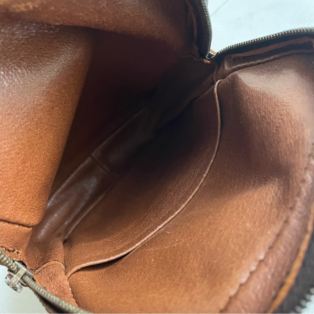 Louis Vuitton Monogram Vintage Amazon Crossbody - Picture 3 of 16